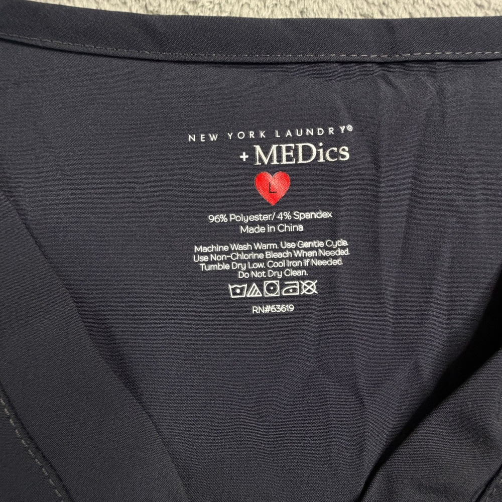NWT New York Laundry +MEDics Womens Scrub Set Gray V-Neck Top Cargo Pants Large - Picture 4 of 14